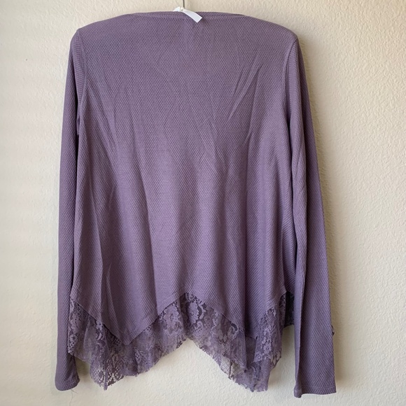 Long Sleeve Top Smoky Lilac with Lace Hem Zigzag Hemline ScoopNeck Size Small - Picture 10 of 14